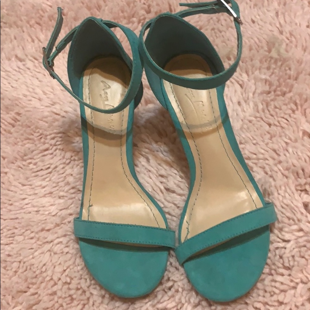 High Heels - Picture 3 of 3